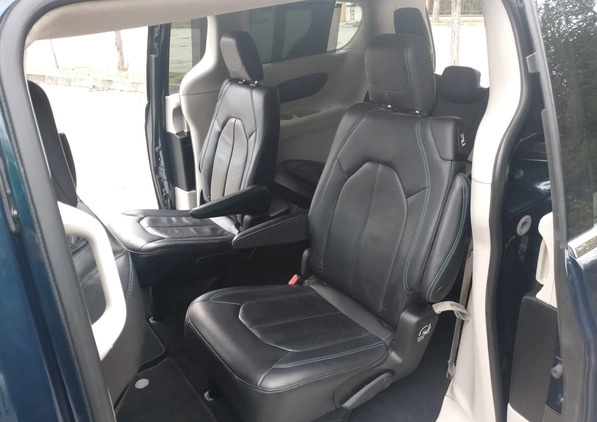 Chrysler Pacifica cena 139000 przebieg: 60327, rok produkcji 2021 z Białystok małe 667